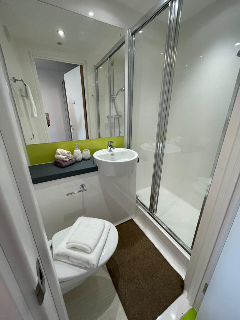 Deluxe En-Suite