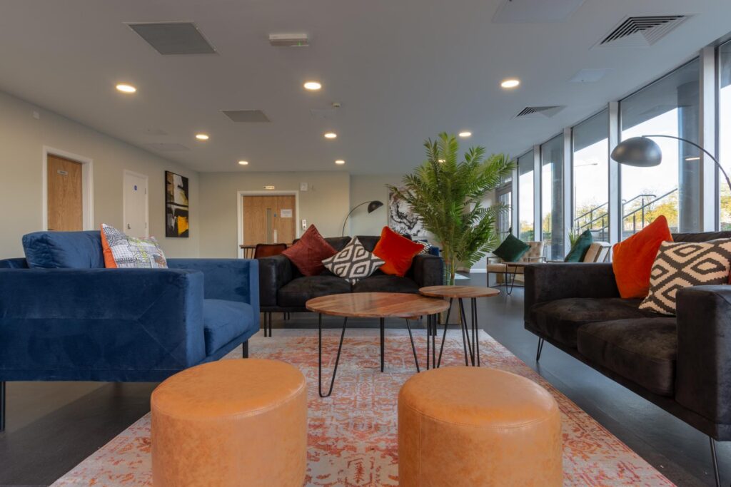 Penthouse Studio