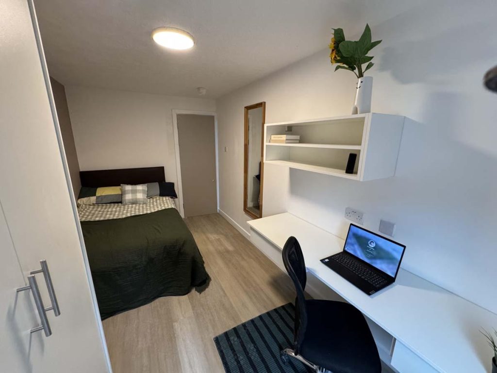 Deluxe Bedroom