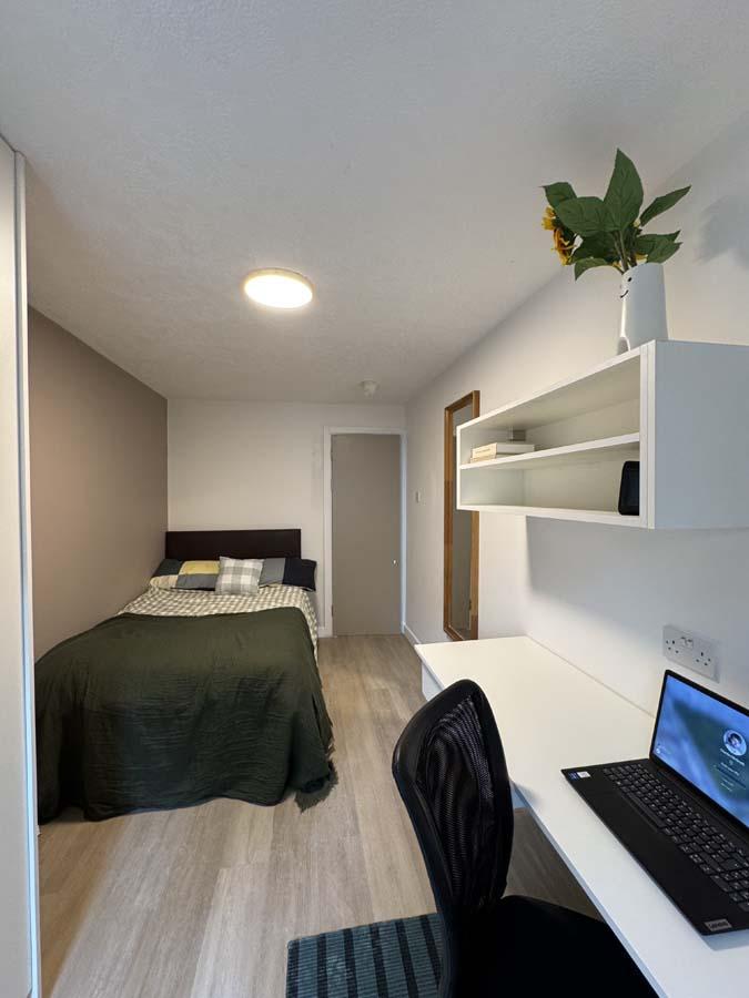 Deluxe Bedroom