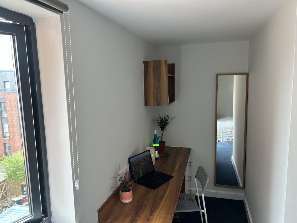 Classic En-Suite Tallis Court