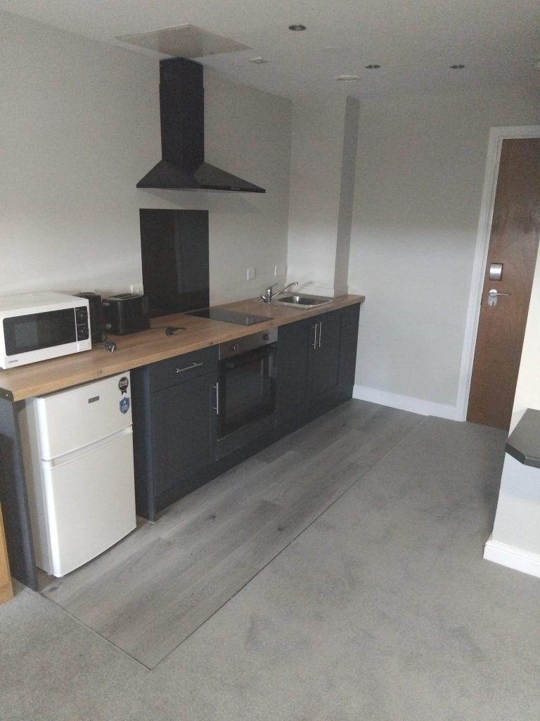 Deluxe Plus Studio