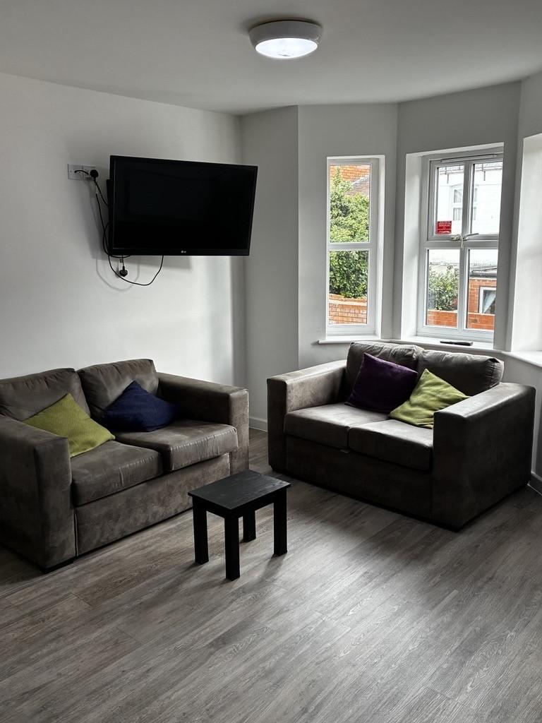 Deluxe Skylight En-Suite
